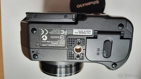 Olympus Camedia C-7070 Wide Zoom - 5