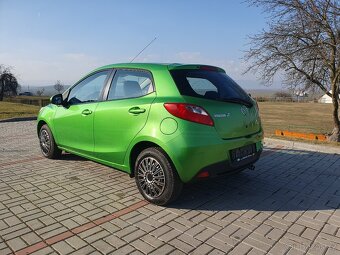 Mazda 2 1.3i nová stk - 5