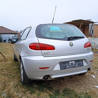 Alfa Romeo 147 - 5