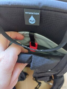 Nový dámský batoh Osprey Tempest 9l, černý, vhodný na kolo - 5