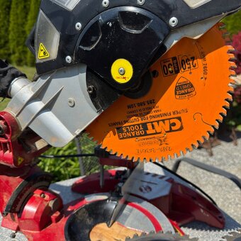 Prodám pokosovou pilu TH-SM 2534 Dual Einhell - 5