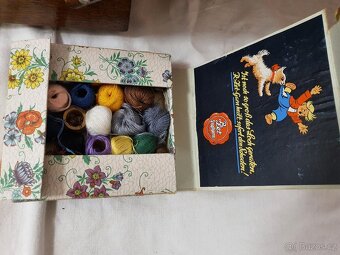 starožitné velké šití + galantérie - 5