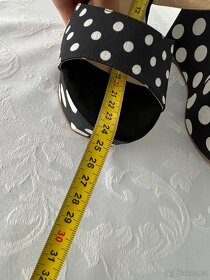 Moschino - dáms. nové boty na klínku – vel. 37 - 5