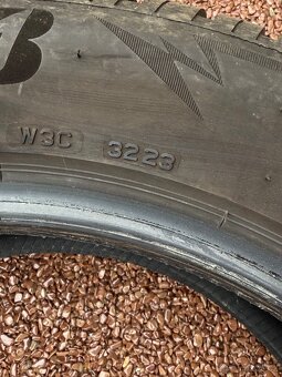 Pneu Bridgestone 235/55/18 - 5