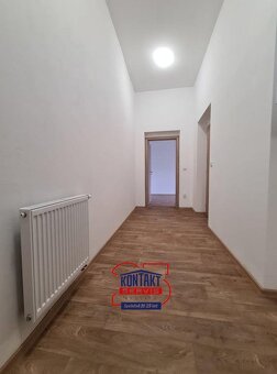 Pronájem nově zrekonstruované, světlého bytu 2kk v ulici 28. - 5