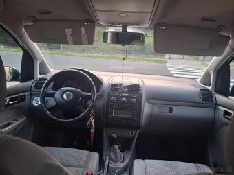Volkswagen Touran 2.0tdi 103kw rok 2003 7míst - 5