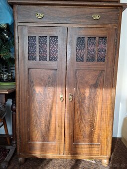 Starý dřevěný nábytek - 5