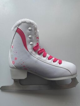 Prodám lední dívčí brusle Crowned 34 - 5