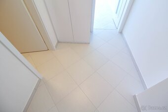 Pronájem bytu 1+kk 34 m² - 5