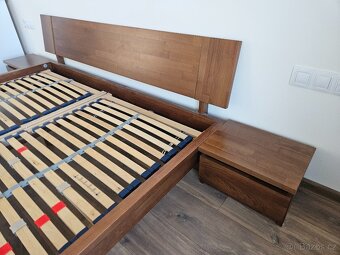 Manželská postel z masivu + stolky, prodloužená délka 210cm - 5