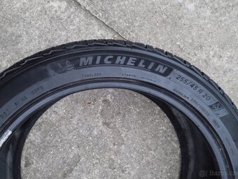 Michelin Pilot Alpin 5 SUV 255/45 R20 - 5
