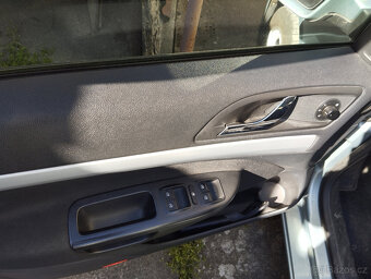 Prodám Octavia 2 1.2 77Kw TSI benzín - 5