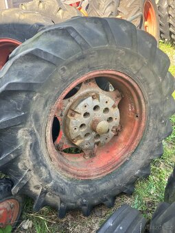 Zetor 4011 kola - ráfky W12x28, hvězdice nebo možno zvlášť - 5