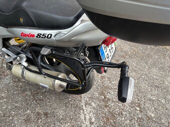 Kompletni kufry Givy vcetne drzaku na Yamaha TDM 850 - 5