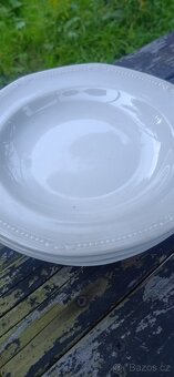 Staré talíře se zdobením - 5