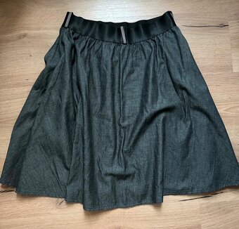 Půlkolová sukně Black Mountain 51 cm - 5