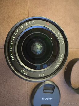 Sony Zeiss 16-35 mm f/4 ZA OSS širokoúhlý objektiv - 5