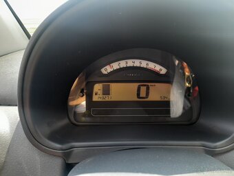 Citroen C2 1.1 44kw rok 2007 - 5