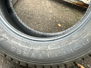 Nokian 235/60 R17C zimní - 5