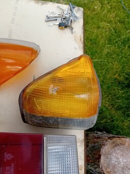 Světla peugeot 305 - 5