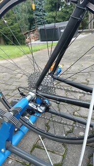 Prodám silniční kolo Cicli V včetně trenažéru Tack ve velmi - 5