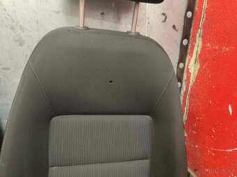 Přední sedačky Octavia II - výhřev - 5