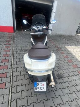 Piaggio X10 500 Executive ABS - 5