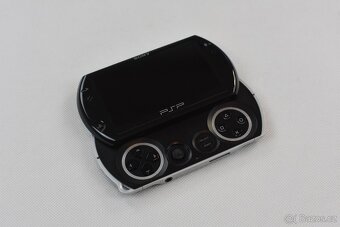 Sony PSP Go - 5
