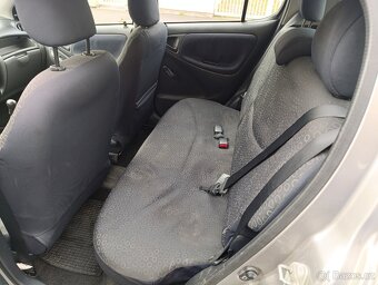 Toyota Yaris 1.0í - 5