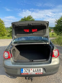 Volkswagen Passat B6 1.9 TDI, r.v. 2007, manuál - 5