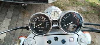 Honda VF 750 C Magna - 5