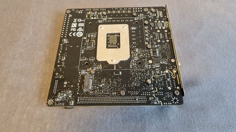 MSI MEG Z490I UNIFY – Mini-ITX - 5