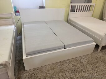Bílá postel-letiště IKEA MALM 180x200 komplet - 5