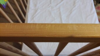 Dřevěná dětská postýlka + matrace - 5