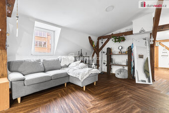 Prodej bytového domu s obchodními prostory v Karlových Varec - 5