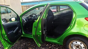 mazda 2 1.3  benzin Najeto 118000 - 5