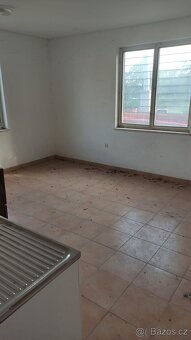 Prodej komerčního objektu v obci Všemyslice - Neznašov - 5