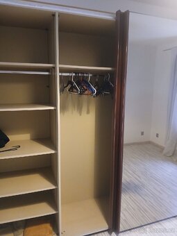 Šatní skříň - 5
