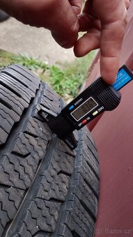 Prodám krásné zimní pneu Maxxis 215/65 R16C - 5