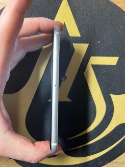 iPhone SE 2020 - 100% baterie/velmi hezký stav - 5