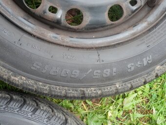 2xObutá zimní kola ŠKODA RAPID 15tky ET 38 185/60 R15  2x5,5 - 5