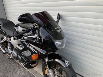 Honda VTR 1000F FireStorm - 5