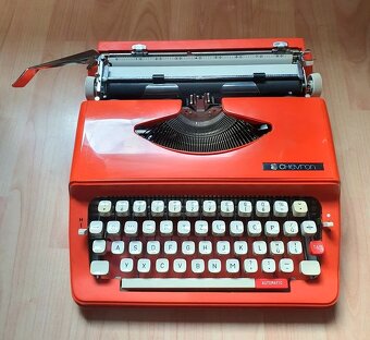 Kufříkový psací stroj Chevron - 5
