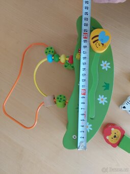 Dřevěná houpačka a vkládačka současně - 5