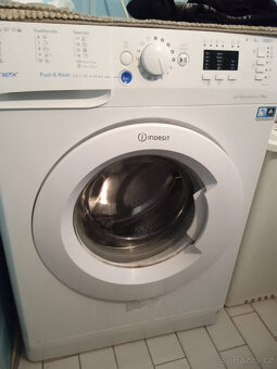 Pračka Indesit - 5