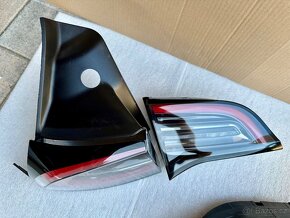Tesla model 3 Y facelift zadni lampy lava prava original - 5