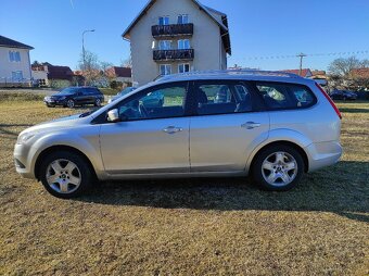 Prodám FORD FOCUS Kombi 2010 benzín - 5