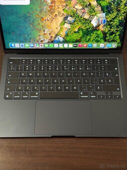 MacBook Air 13" M2 (2022) - 8GB/256GB - zánovní - 5