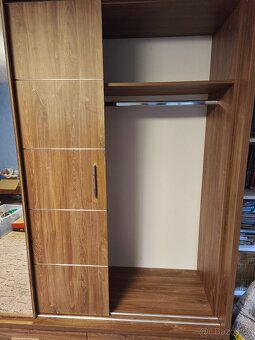 Šatní skříň - 5