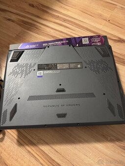 ASUS ROG Zephyrus Duo 15 GX550LXS - 5